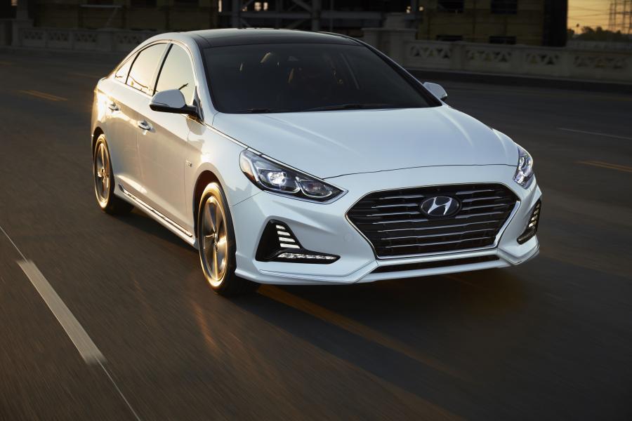 Hyundai Sonata Hybrid (LF) 2017 года  (NA) (фото 16 из 24)